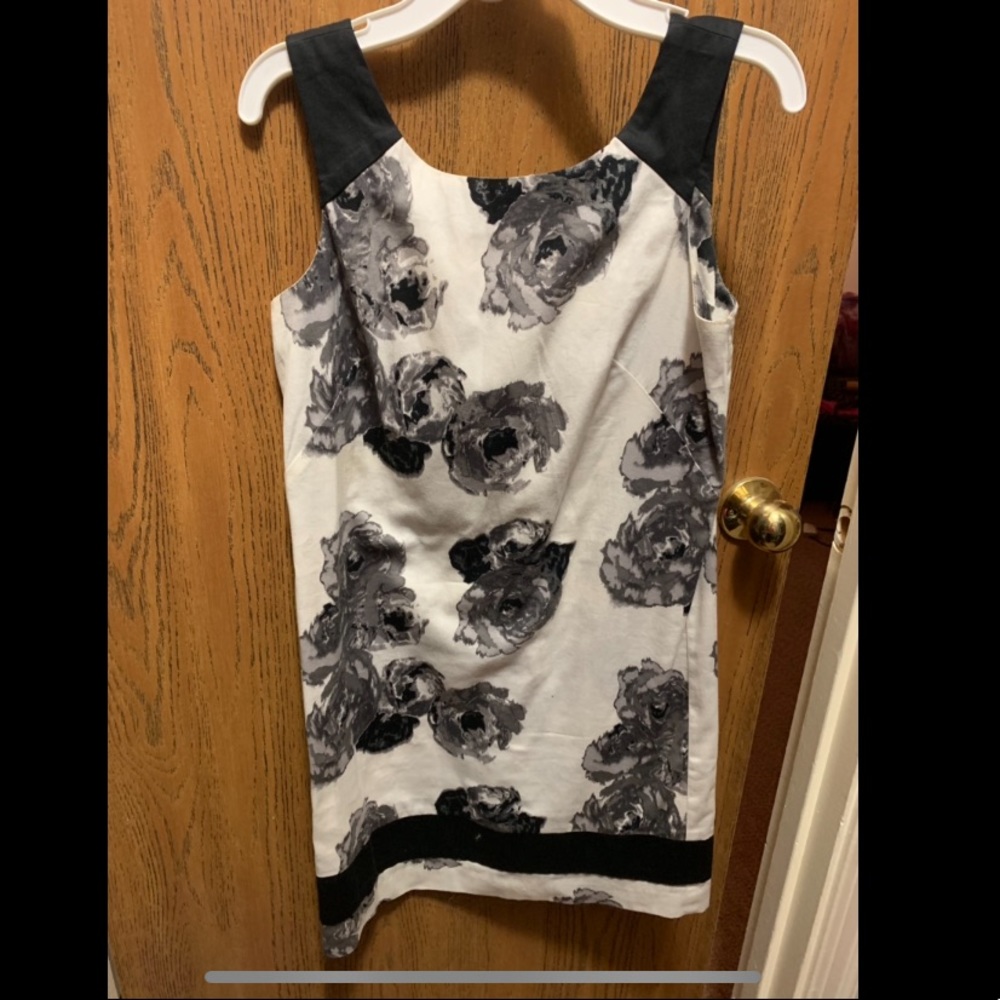 Loft sleeveless black and white floral dress